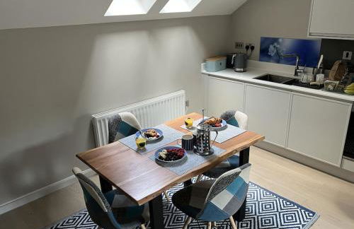 River Vista Retreat - Luxury duplex Apt - Views - Parking - Cycle storage - Spa access option - Foto 37