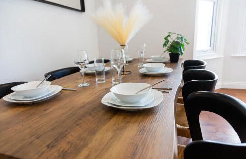 5 Bed Seaside Property with Garden , Parking and Games Room - Foto 25