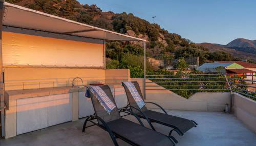The Lookout in Mirsini - Roof Terrace - AC - WIFI - Foto 5