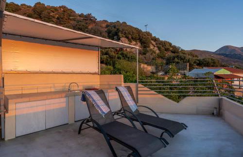 The Lookout in Mirsini - Roof Terrace - AC - WIFI - Foto 5