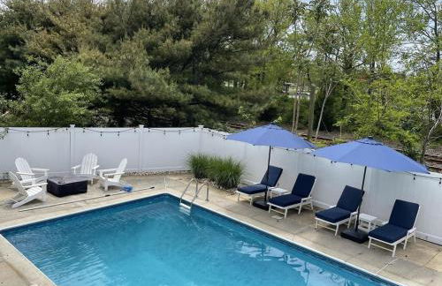 Gorgeous beach house with large pool & private beach, just 3 blocks away!! - Foto 43