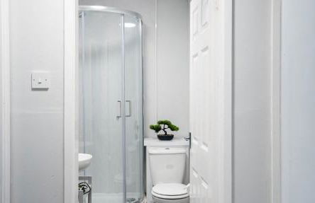 Reardon near warwick hospital, free parking, fast wifi, sleeps 5 - Foto 20