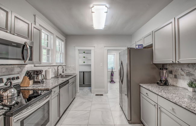 The Rolling Stone Near Downtown - Photo 14