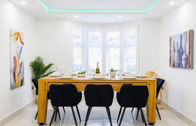 Luxurious - Pool Table - Games Room - Free Parking - Photo 32