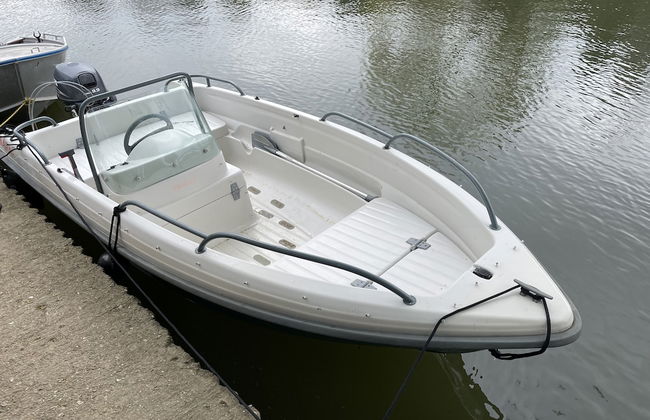 Maygrove Retreat - Sleeps 2 - Jacuzzi - Parking - Photo 21