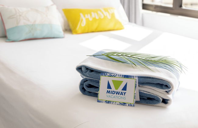 Partial Ocean View Condo with 2 Beds and Parking - Foto 17