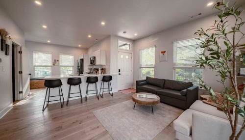 Hot Tub Amazing Location! Modern Ohio City Luxury 2 King Beds - Foto 3