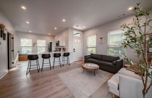 Hot Tub Amazing Location! Modern Ohio City Luxury 2 King Beds - Foto 3