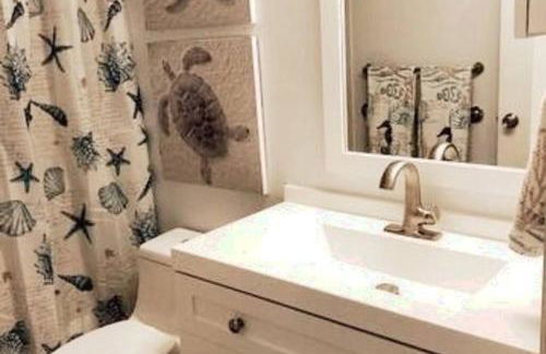 Waterview Oasis Retreat, minutes to Anna Maria Island and IMG - Photo 24