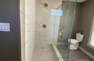 Totally renovated large family getaway! King bed - Foto 29