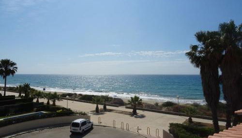 Casa unifamiliar en primera linea de mar - Foto 2