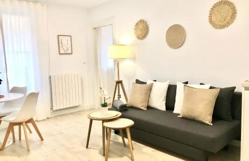 Castro Holidays - Apto C Nuevo Céntrico con Garaje Gratis - Photo 12