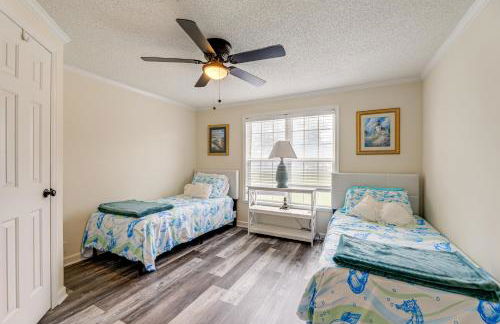 7 Mi to Beach! Sneads Ferry Family Home with Hot Tub - Foto 19