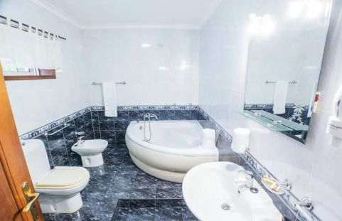 Majestic Manor in Valença with private pool - Foto 28