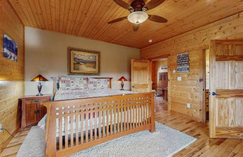 Peaceful Waterfront Retreat Sleeps 8 Dock is available & Grill - Photo 18