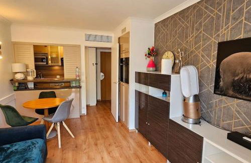 Paris La Defense - Modern Apartment with Jacuzzi - Foto 20