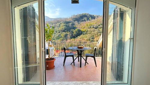 Kejani attic apt Scenic Views, Lux bath, Fast Wi-fi - Foto 2