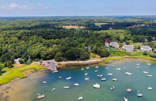 Home w outdoor spaces near Long Pond - Foto 31