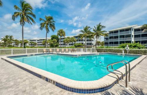 Beach Villa 2426- Captiva One Bedroom Deluxe Beachfront Residence - Photo 17