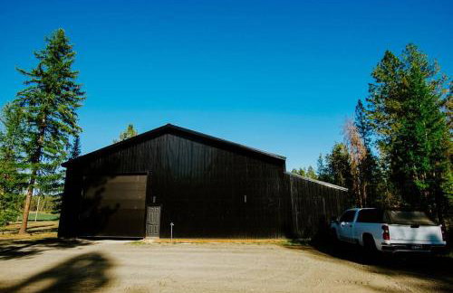 Luxe Nordic Barndominium Retreat at Black Pine - Foto 33