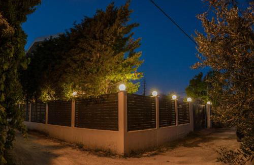 Dana's Luxury Maisonette - Photo 31