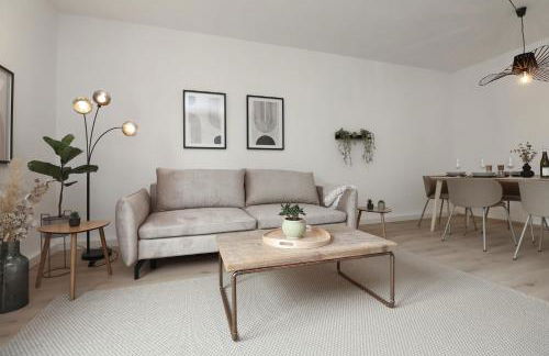 Design am Rhein I Traumlage Rheinufer I 3BR I Küche I öffentl Parkplätze I helloYOU apartments x BRIGHT Collection - Foto 16