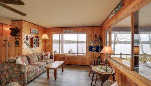 Lakefront Cabin with Private Dock and Beach! - Foto 4