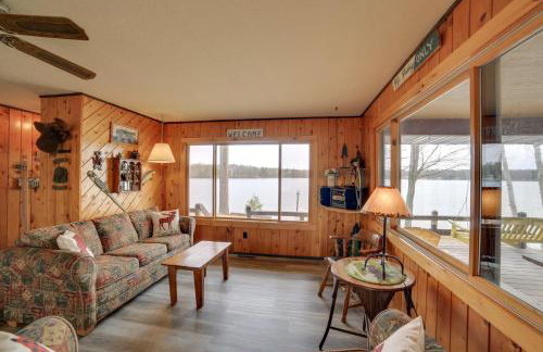 Lakefront Cabin with Private Dock and Beach! - Foto 4