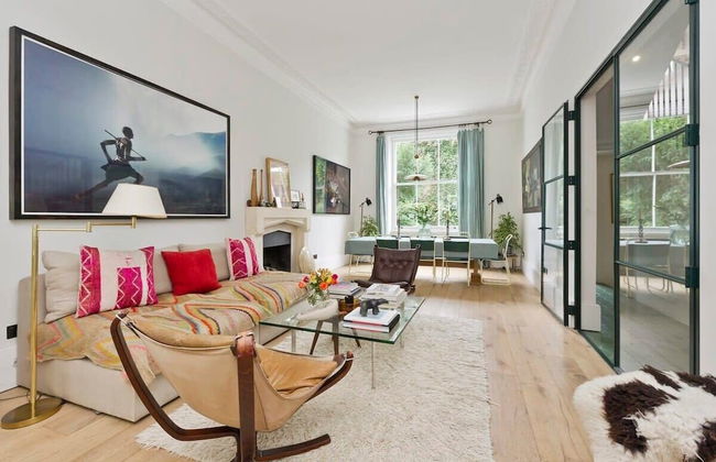 Gorgeous & Grand 5 Bed House, Holland Park - Photo 3