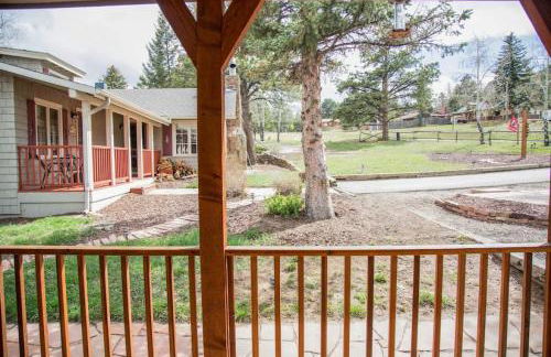 Twin Owls Lodge, Great for families Master bedroom, Loft, full kitchen, Dogs OK - Foto 19