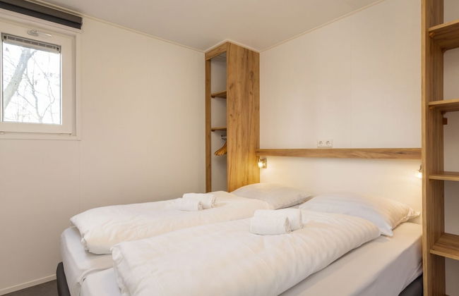 Modern Chalet Near Forest - Photo 3