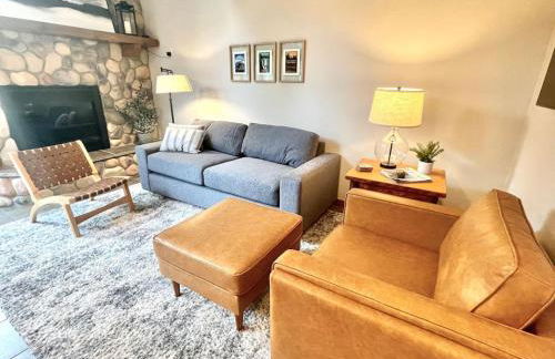 Ski in Ski out Townhome, Indoor and outdoor pools, hot tub, fire pits, and more - Foto 2