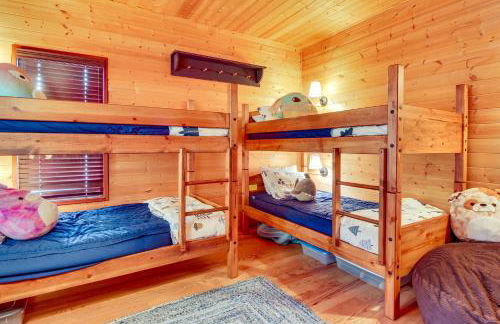 Hike, Fish and Relax Fireside! Forest Lakes Cabin - Foto 20