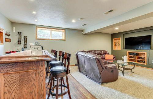 Beloit Home with Deck 3 Mi to Health System Campus - Foto 15