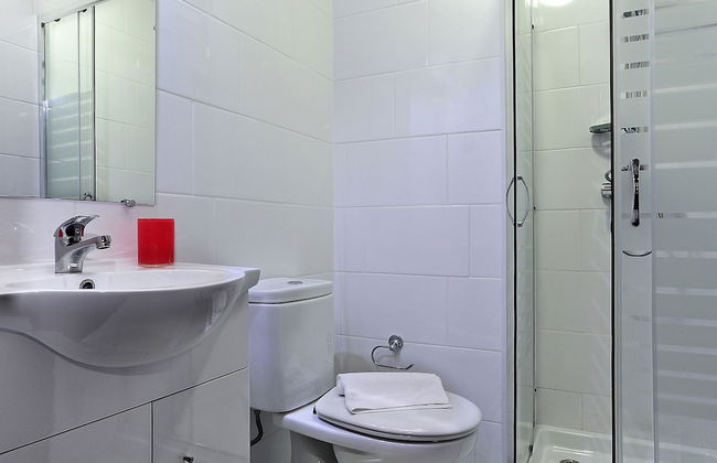 Ocean View Apartment - Photo 11