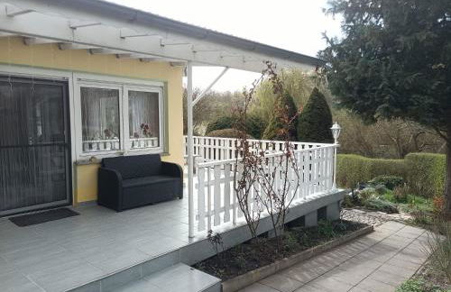 Idyllischer Ferienbungalow in ruhiger Lage mit Pool und großen Garten - Foto 27