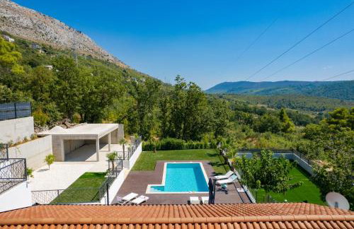 Villa Florinda with Pool and Prime Location near Split - Photo 30