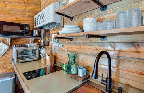 Walk to Main Street! Mtn-View Getaway in Pioche - Foto 13