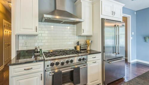 NFL Draft Stay Modern South Side Home 2-Car Garage - Foto 5, stove