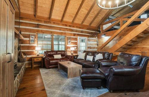 Modern Cabin with Luxury Gym, Firepit + Game Room! - Foto 71