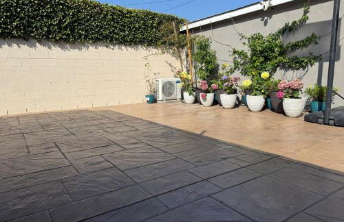 Modern Studio with Private Patio - Foto 47