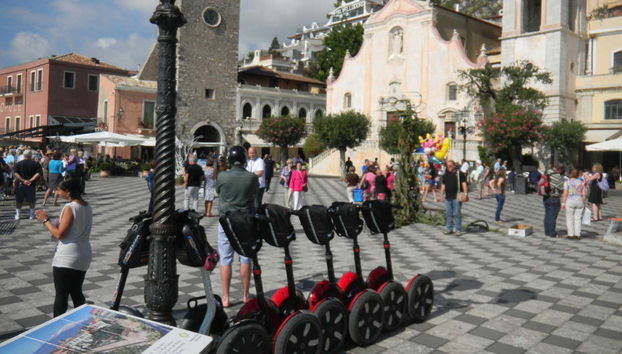 Segways dans le centre de Taormine