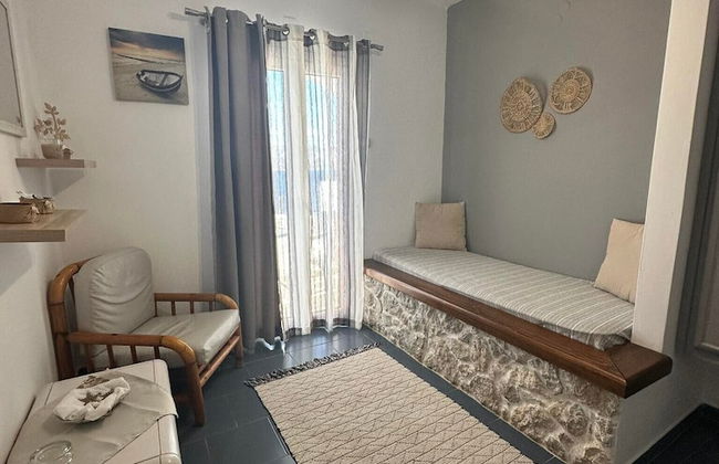 Elenis Studios & Apartments - Photo 17