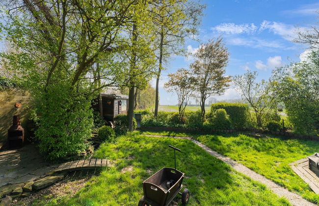 Amazing Holiday Home With Spacious Garden - Photo 26