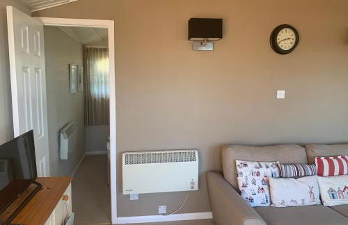 Dartmouth 2 Bed Detached Chalet 144 Norton Park - Foto 8