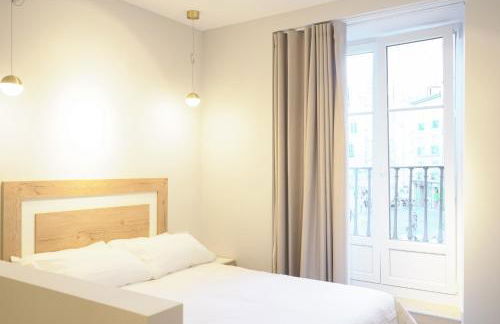 APARTAMENTOS LA FLORA BURGOS todos con aire acondicionado y ascensor - Foto 14