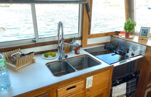 Nuit insolite a bord d un bateau - Foto 11