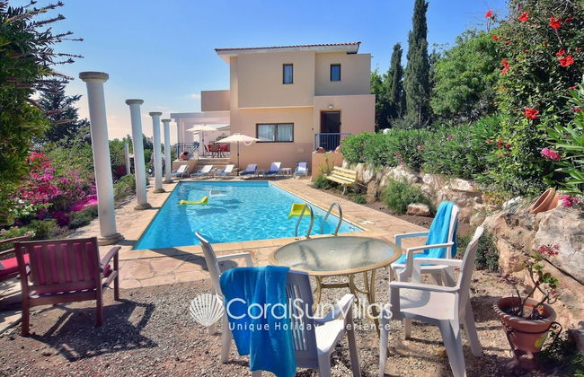 Wonderful Quiet Area, Completely Privacy, Large Private Pool, Colourful Garden - Foto 35