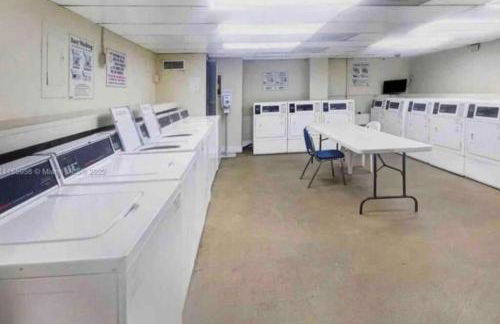 Departamento sobre la Playa con vista a la Collins Ave - Foto 17