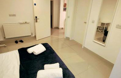 Luxurious 3 bed Ensuites & kitchenettes Nr LGI Hospital & Uni - Free 5G WIFI & Netflix Short Stays - Contractors Free Parking - Foto 57